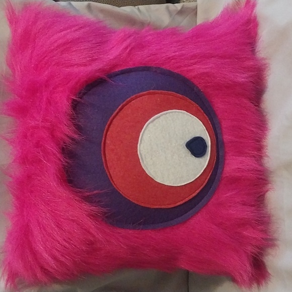 Handmade Faux Fur Pillow with a tail - Picture 1 of 4
